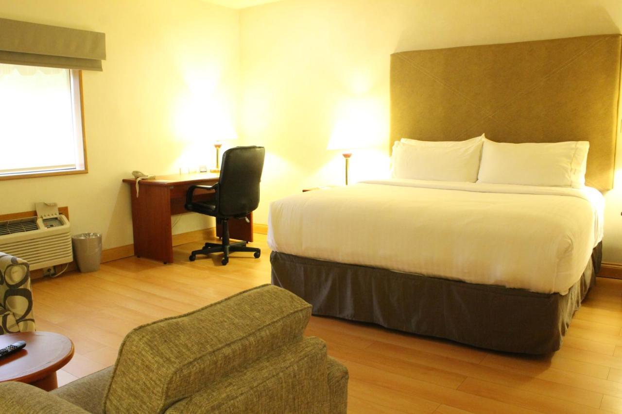 Holiday Inn Express Chihuahua By Ihg Экстерьер фото