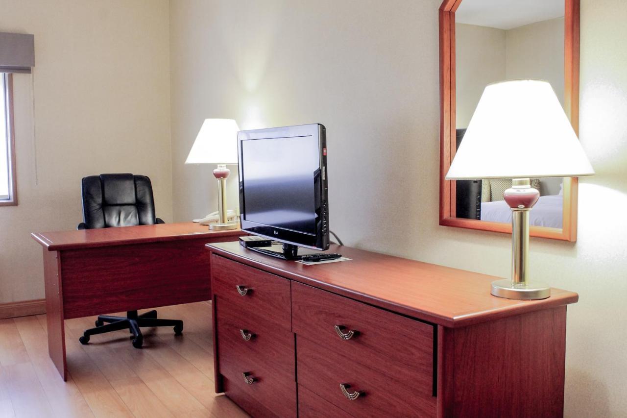 Holiday Inn Express Chihuahua By Ihg Экстерьер фото
