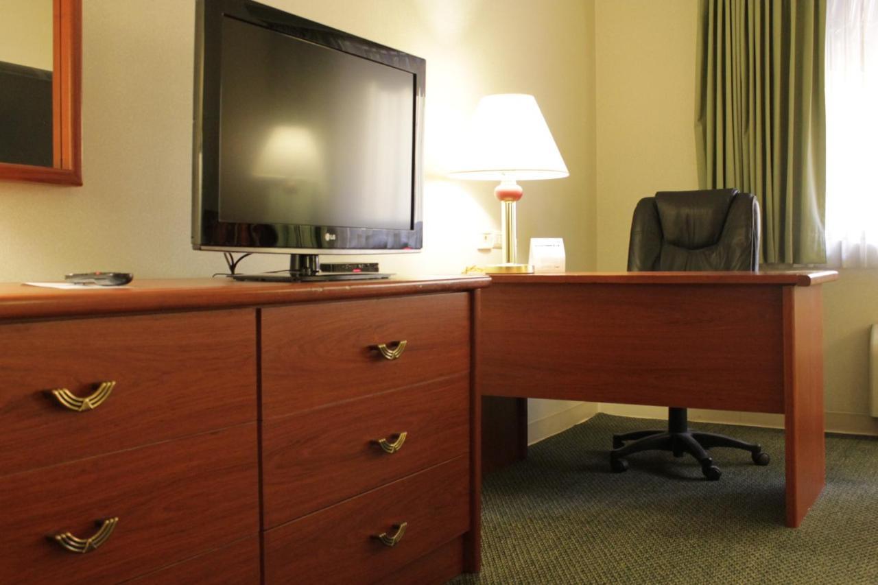 Holiday Inn Express Chihuahua By Ihg Экстерьер фото