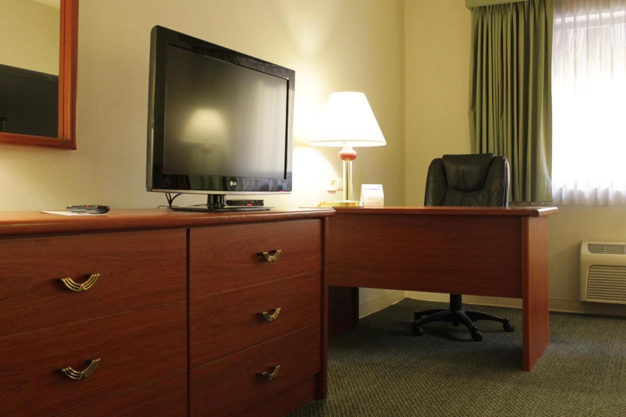 Holiday Inn Express Chihuahua By Ihg Экстерьер фото
