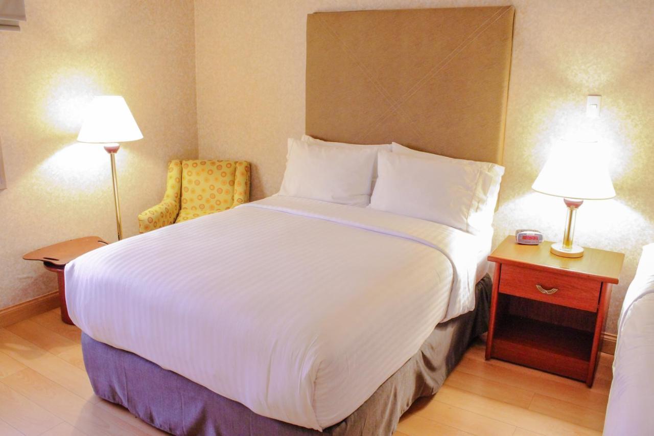 Holiday Inn Express Chihuahua By Ihg Экстерьер фото