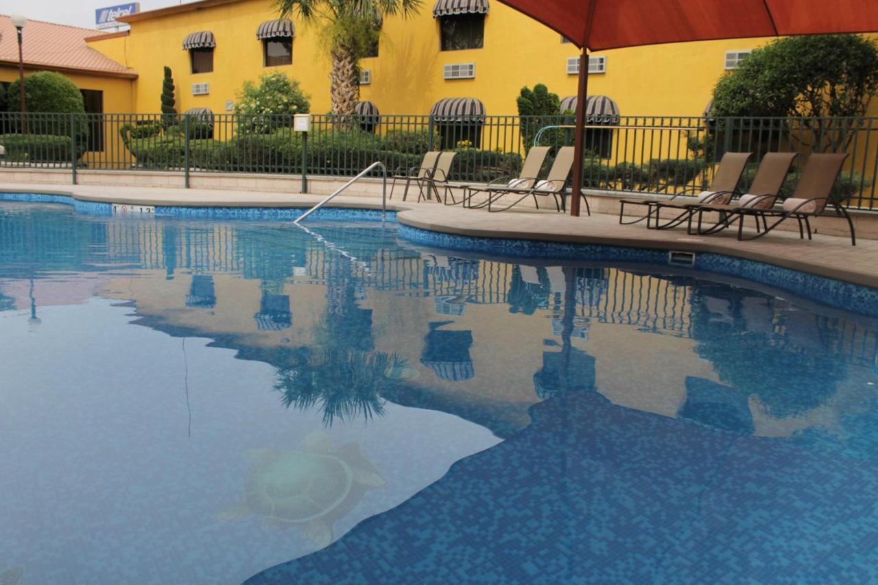 Holiday Inn Express Chihuahua By Ihg Экстерьер фото