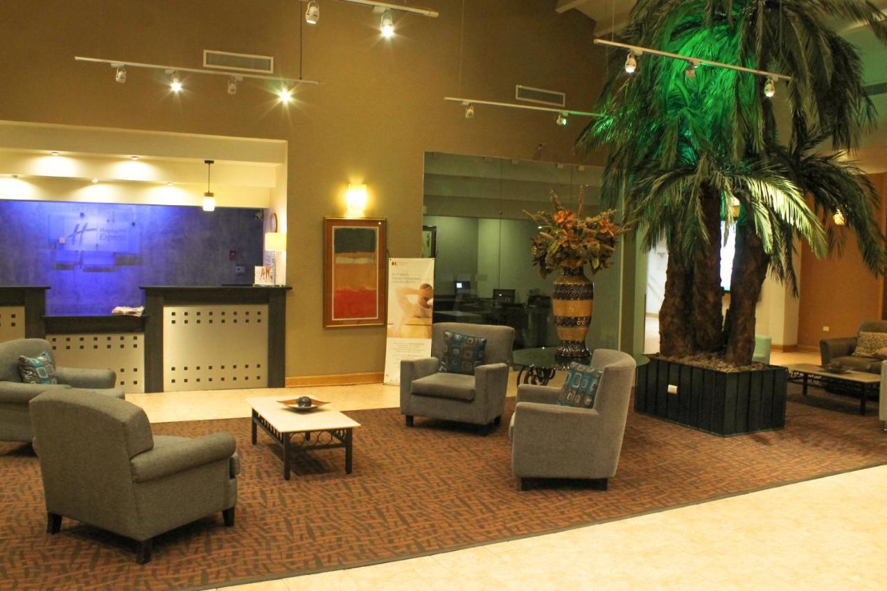 Holiday Inn Express Chihuahua By Ihg Экстерьер фото