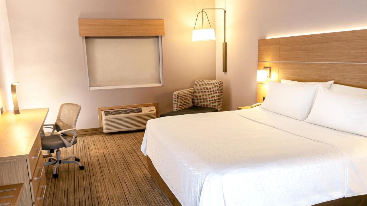 Holiday Inn Express Chihuahua By Ihg Экстерьер фото