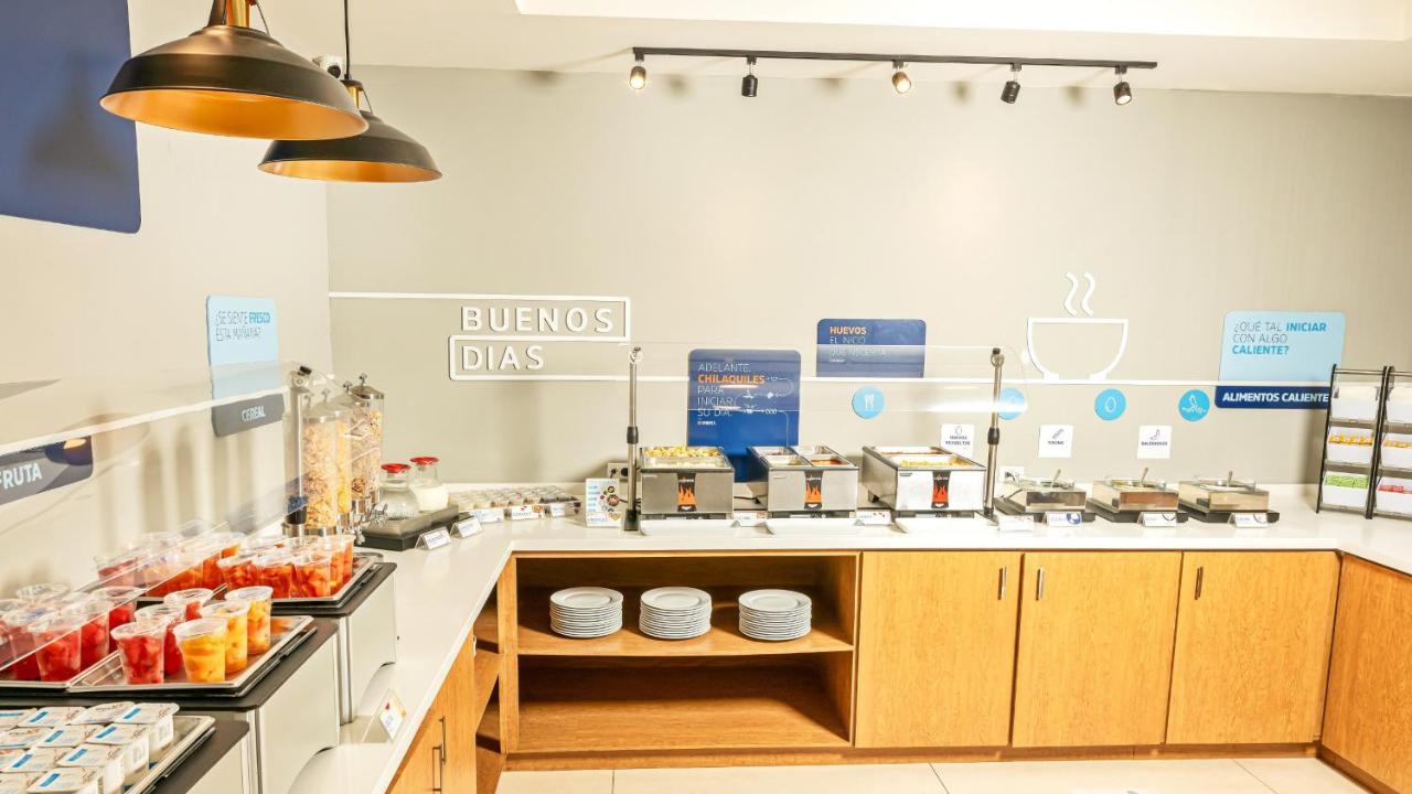 Holiday Inn Express Chihuahua By Ihg Экстерьер фото