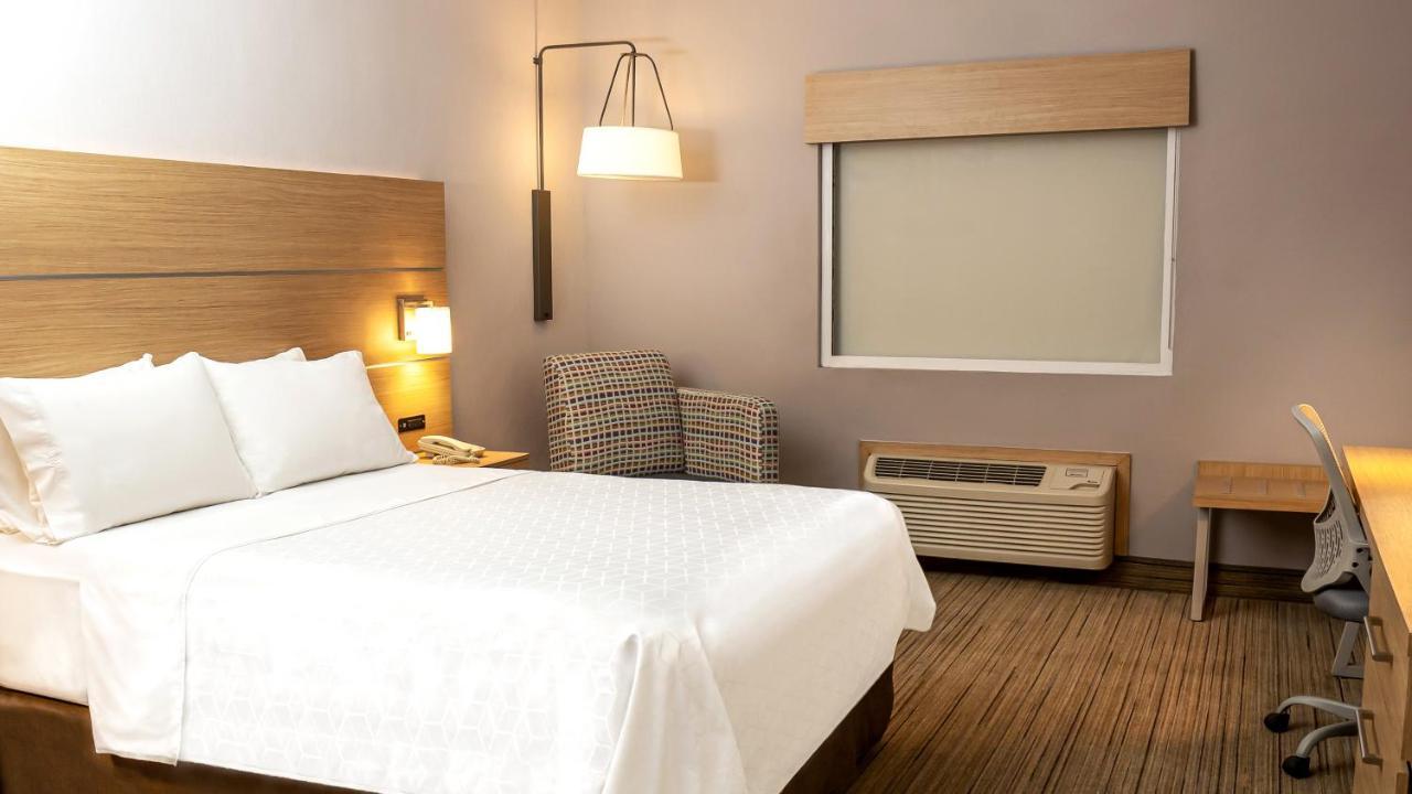 Holiday Inn Express Chihuahua By Ihg Экстерьер фото