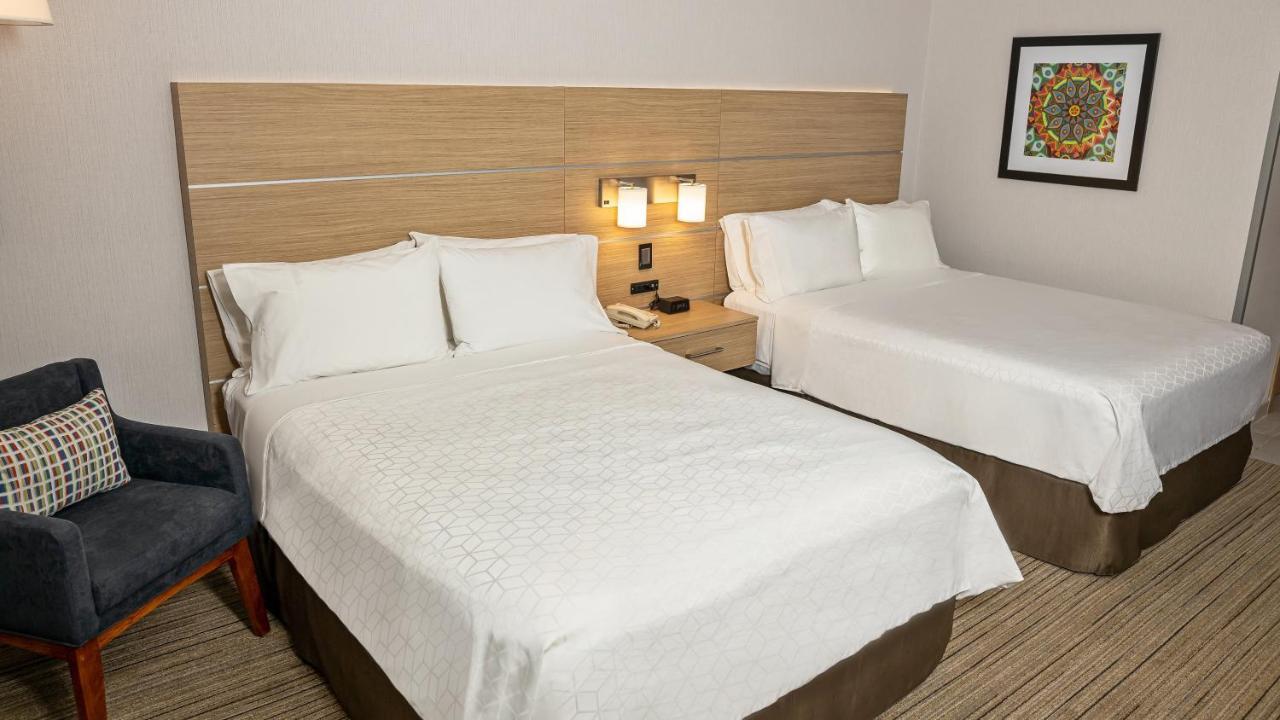 Holiday Inn Express Chihuahua By Ihg Экстерьер фото
