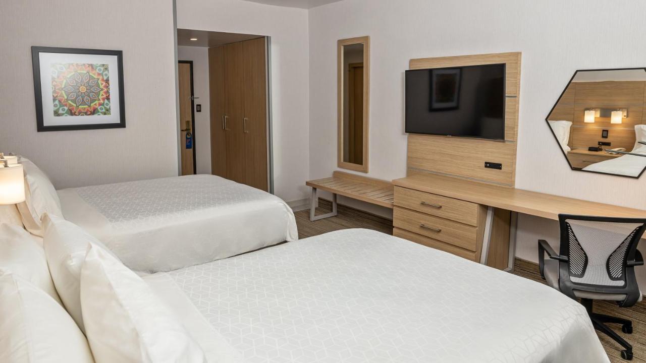 Holiday Inn Express Chihuahua By Ihg Экстерьер фото