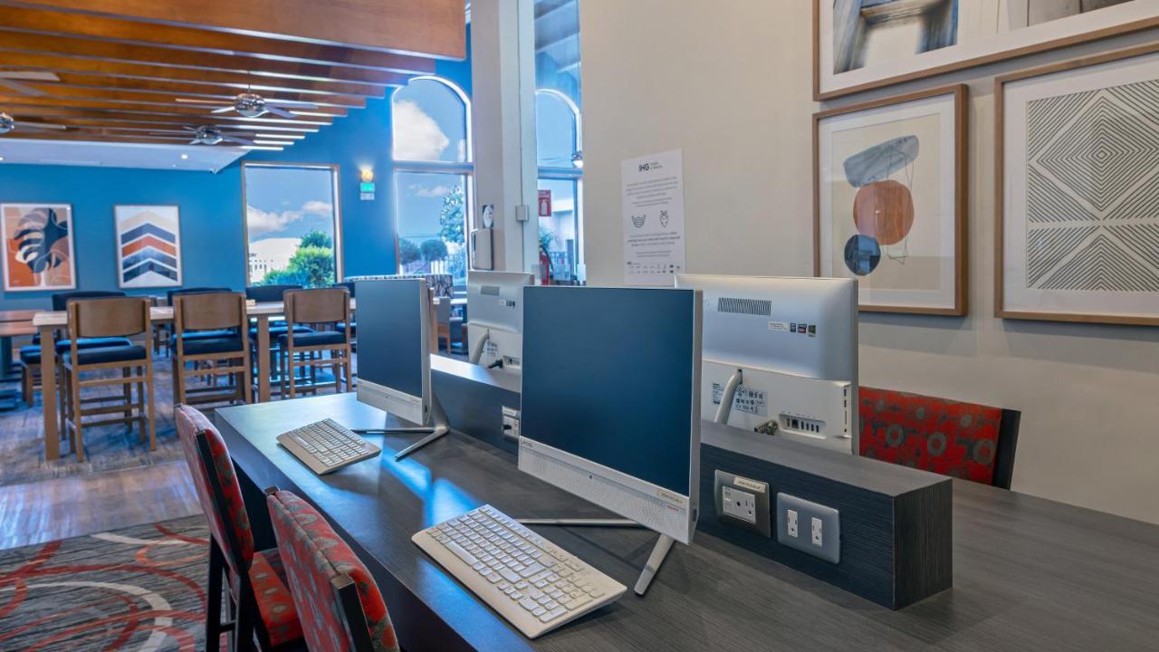 Holiday Inn Express Chihuahua By Ihg Экстерьер фото