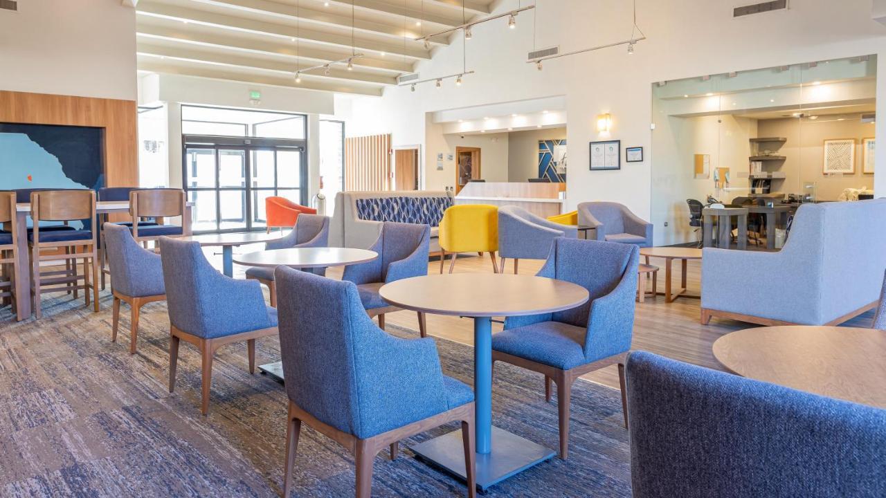 Holiday Inn Express Chihuahua By Ihg Экстерьер фото