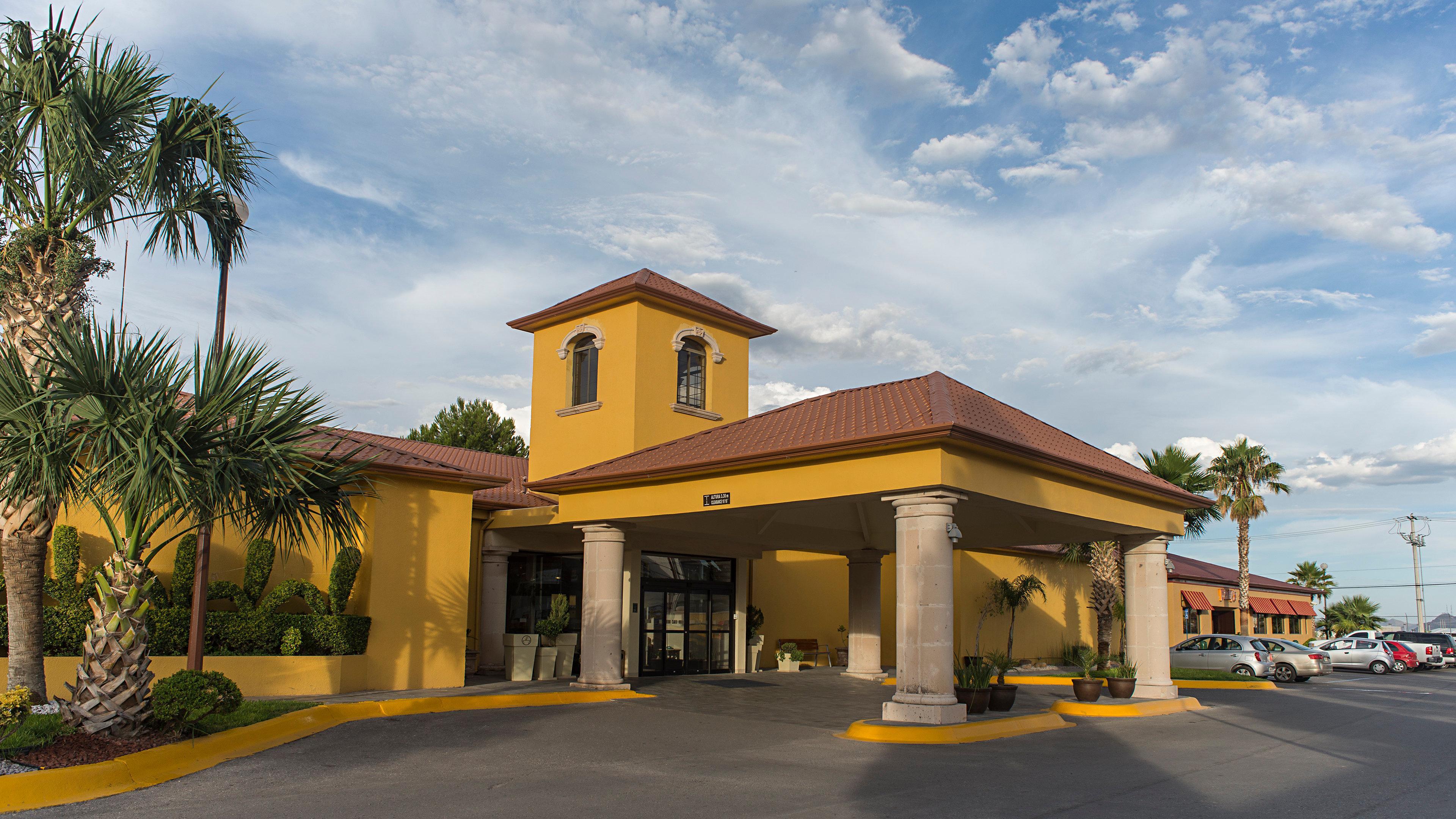 Holiday Inn Express Chihuahua By Ihg Экстерьер фото