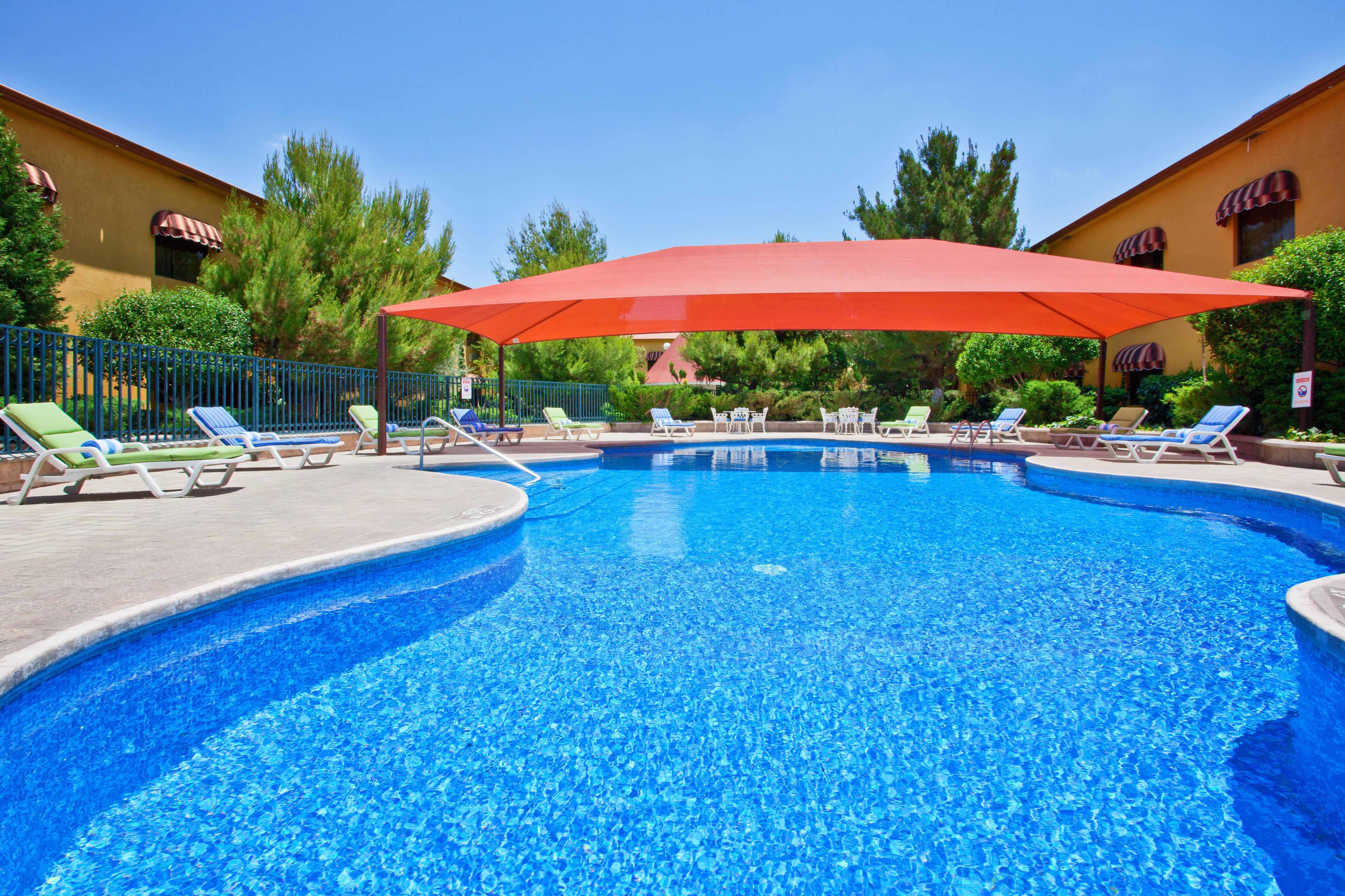Holiday Inn Express Chihuahua By Ihg Экстерьер фото