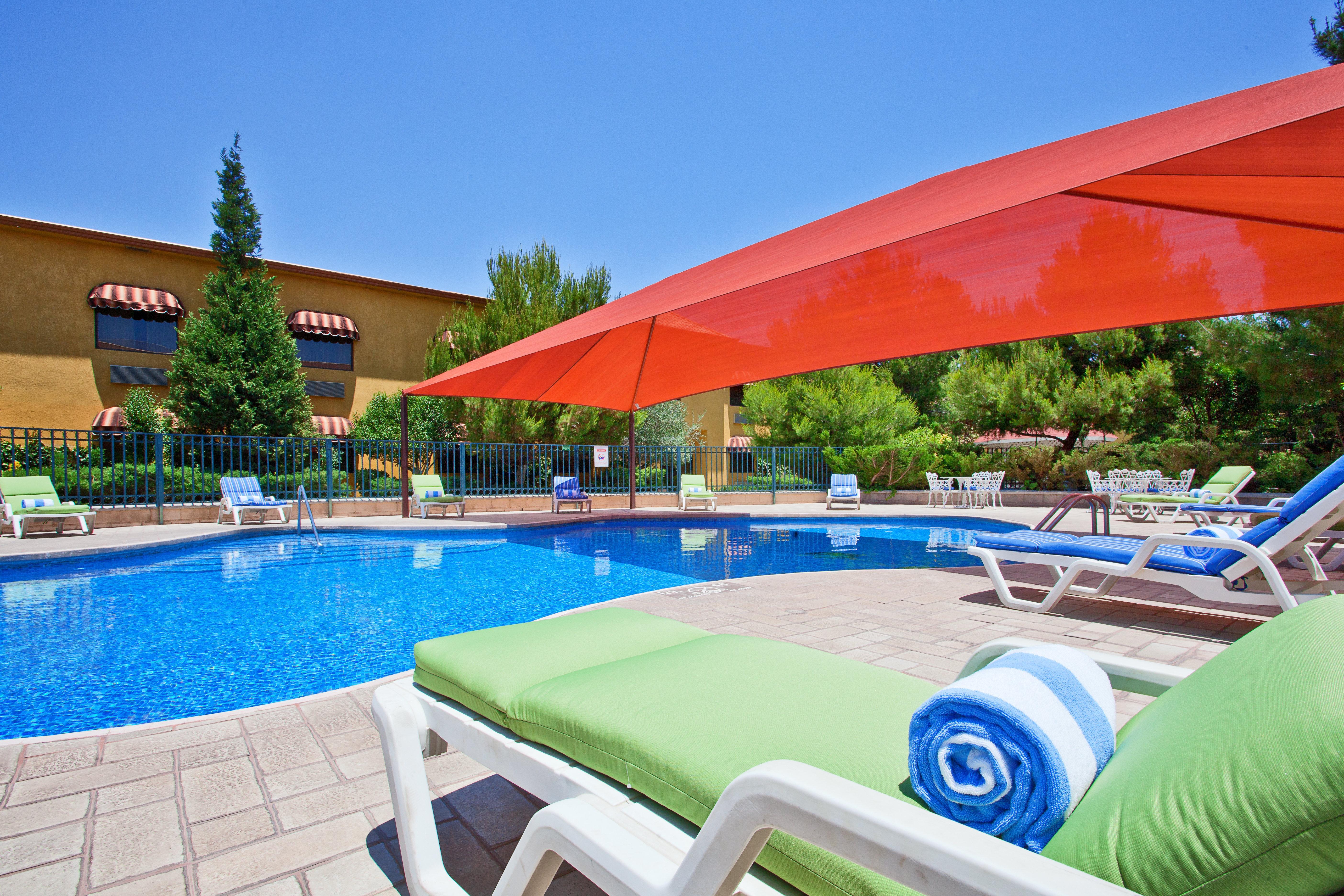 Holiday Inn Express Chihuahua By Ihg Экстерьер фото