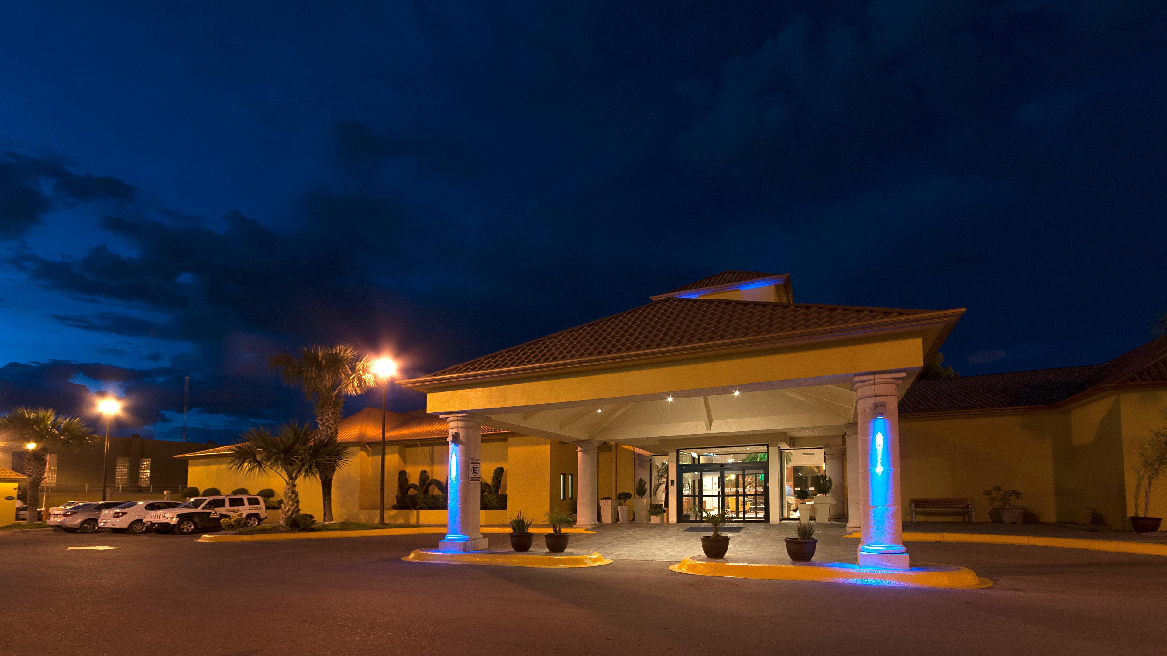 Holiday Inn Express Chihuahua By Ihg Экстерьер фото
