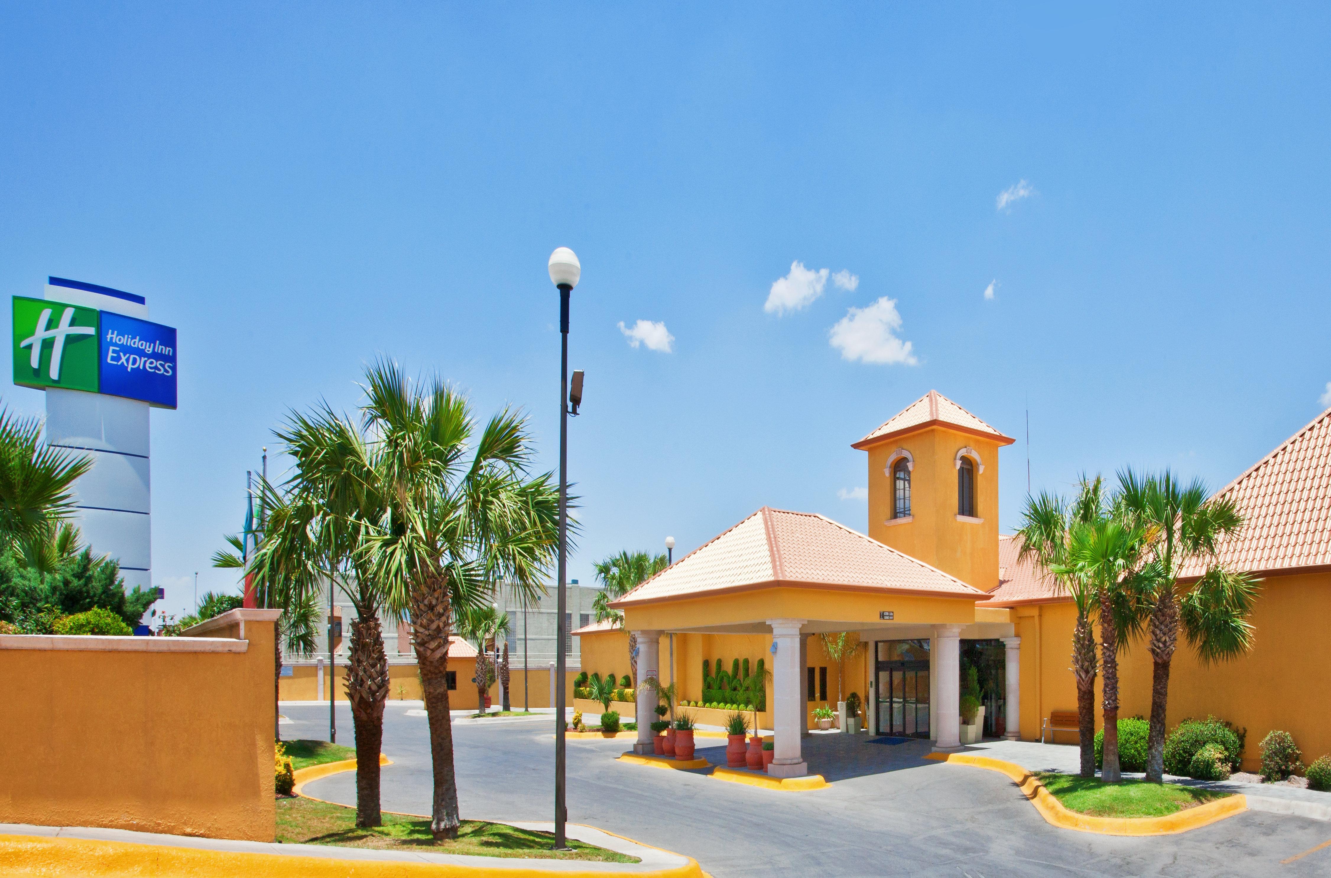 Holiday Inn Express Chihuahua By Ihg Экстерьер фото