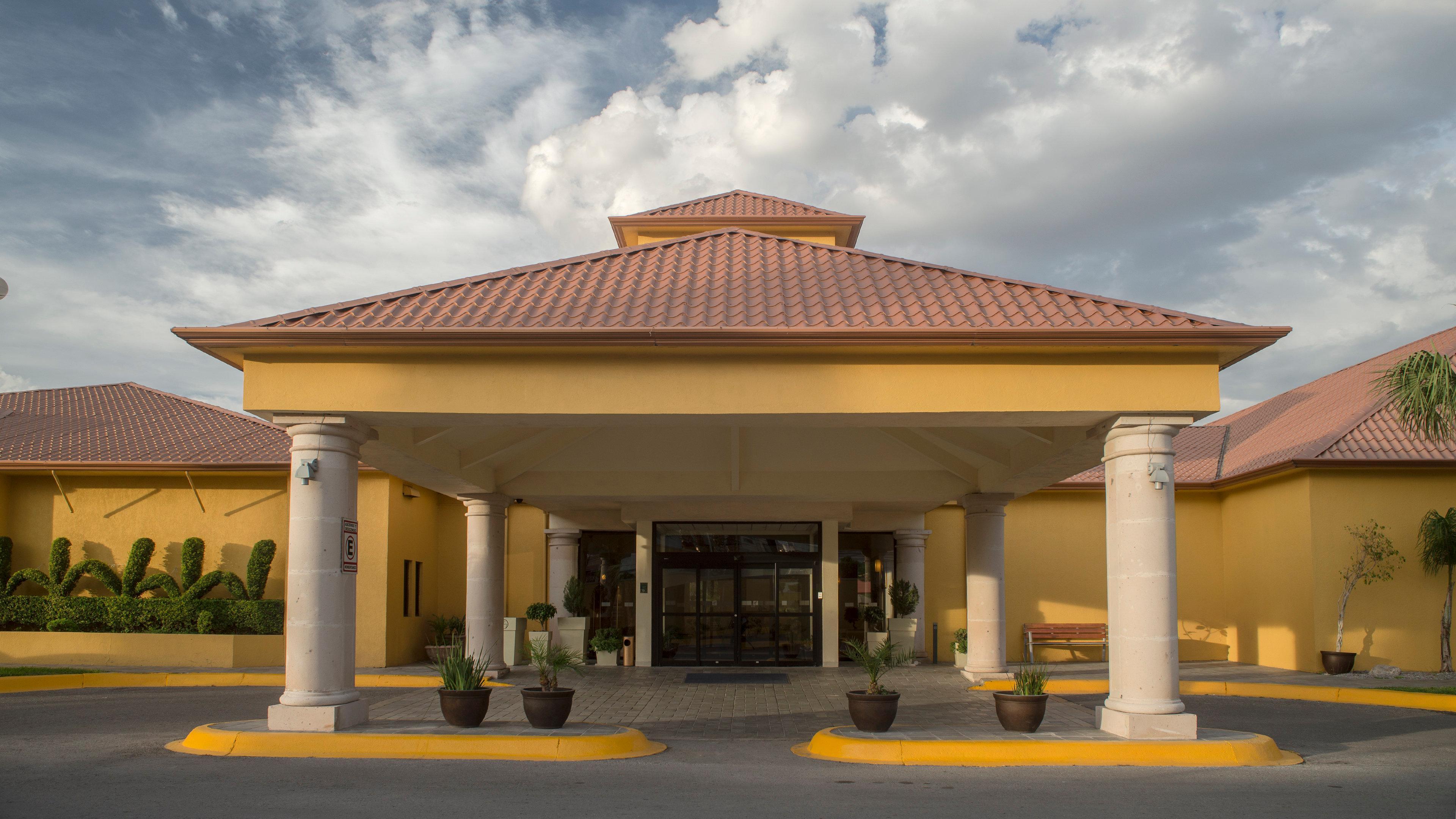 Holiday Inn Express Chihuahua By Ihg Экстерьер фото